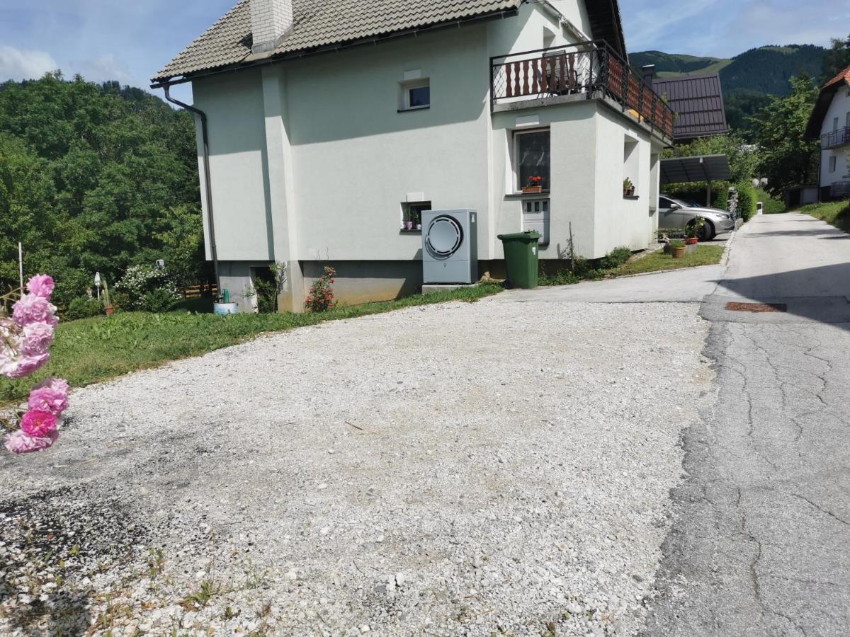Apartma Rekar - A House, Where You Can Relax In The Embrace Of Nature Jesenice Zewnętrze zdjęcie