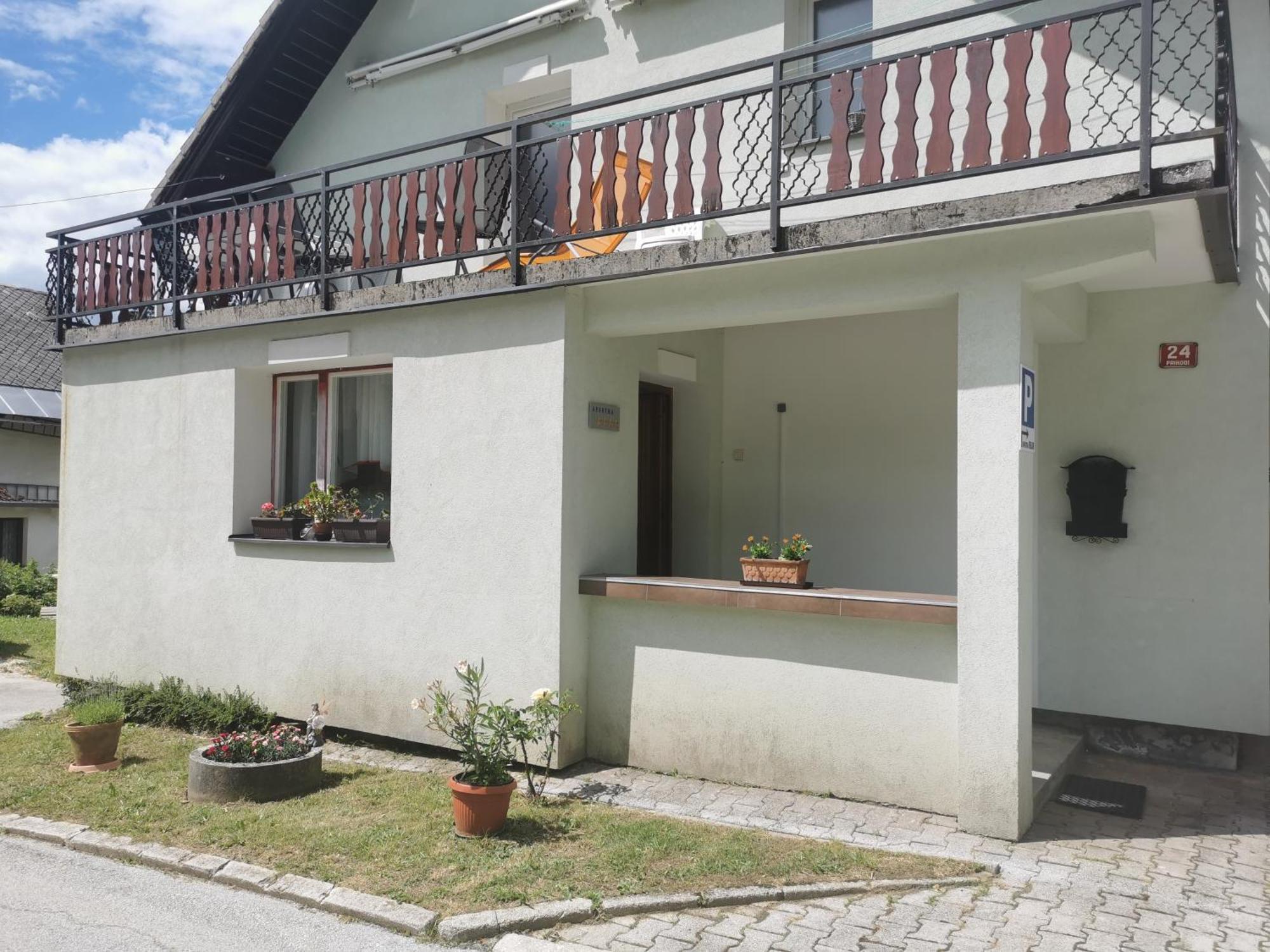 Apartma Rekar - A House, Where You Can Relax In The Embrace Of Nature Jesenice Zewnętrze zdjęcie